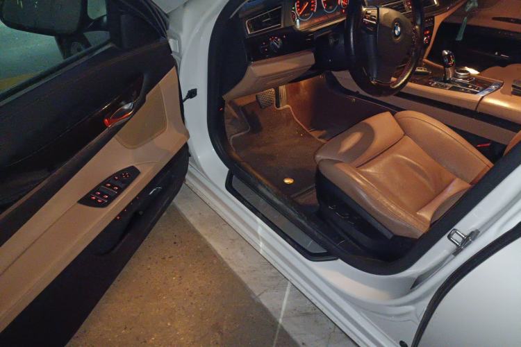 Used BMW 7 Series 2009 730Li Luxury Model
