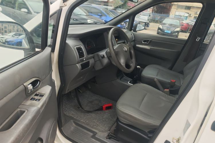 Used Dongfeng Shuaike 2013 Facelift 1.5L Manual Comfort 7-Seater China V Standard
