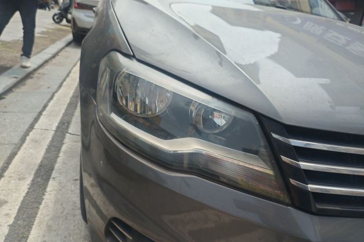 Used Volkswagen Bora 2014 1.6L Automatic Comfort Model Right Front Headlight