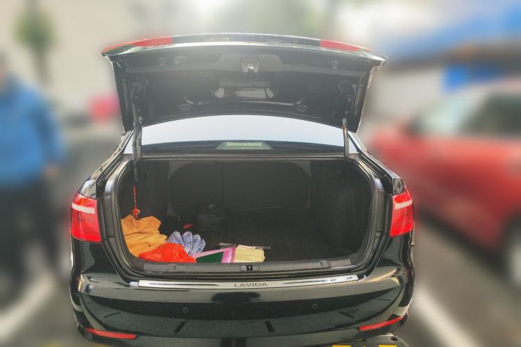 Used Volkswagen Lavida 2013 1.6L Manual Comfort Edition
