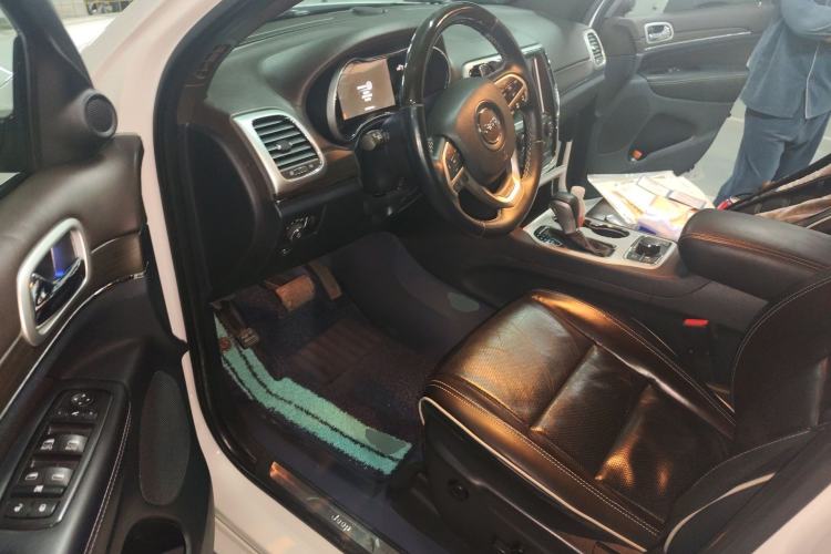 Used Jeep Grand Cherokee 2016 3.6L Luxury Navigation Edition