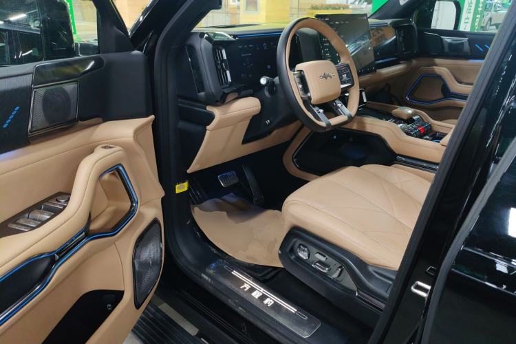 Used Formula Leopard 8 2025 Smart & Brave Flagship Edition 7 Seats Interior 3