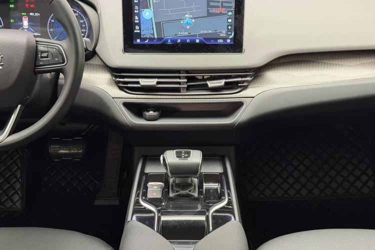 Used Hongqi E-QM5 2022 431 km Charge & Enjoy Edition