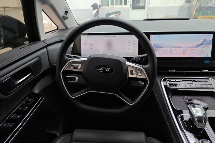 Used JAC Refine RF8 PHEV 2024 Zhiling Edition 1.5T 150KM Flagship Model – Lithium Iron Phosphate
