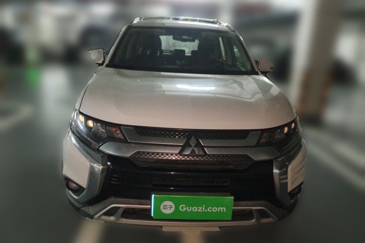 Used Mitsubishi Outlander 2019 2.4L 4x4 Zhi Xiang Edition 7 Seats China VI Standard Front