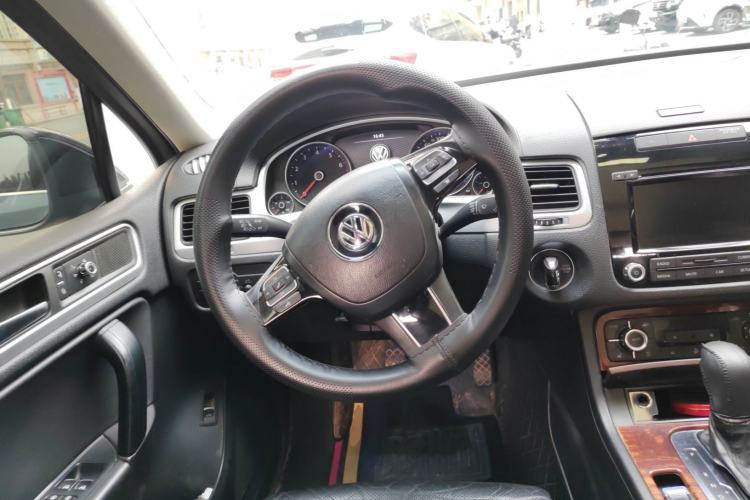 Used Volkswagen Touareg 2011 3.0 TSI Standard Version
