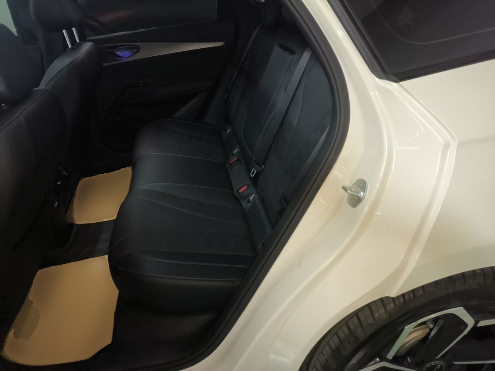 BYD Seal 06 DM-i Touring 2025 DM-i Touring High-End Model — снимка 20