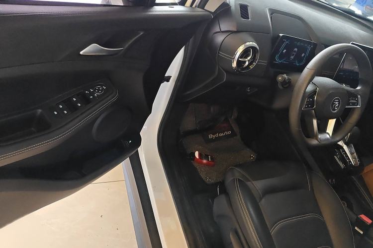 Used BYD Yuan New Energy 2019 EV360 Smart Connect Enjoyment Model Interior 3