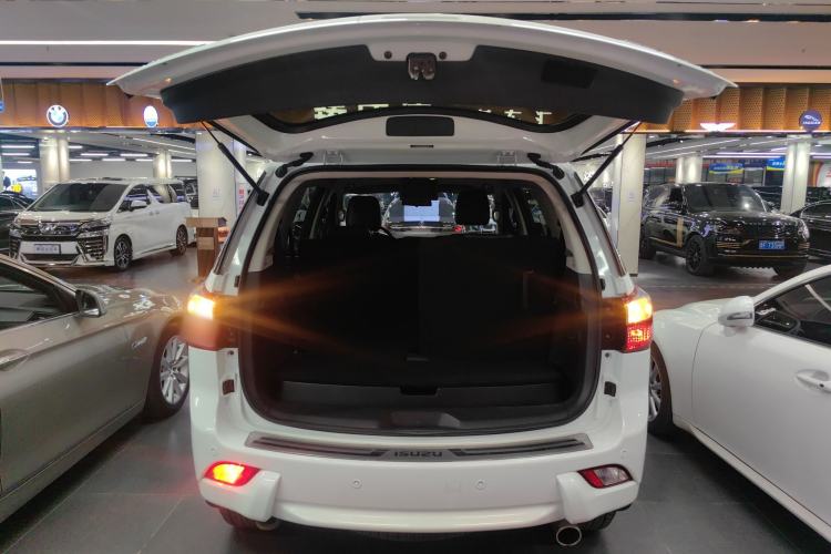 Used Isuzu mu-X 2015 2.5T Two-Wheel Drive Automatic Luxury Edition 7 Seats