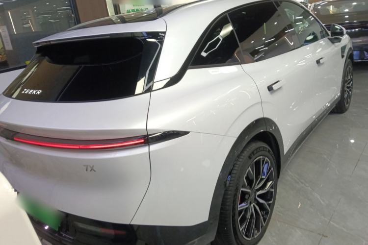 Used Zeekr 7X 2025 100 kWh Long-Range Rear-Wheel Drive with Intelligent Driving Features