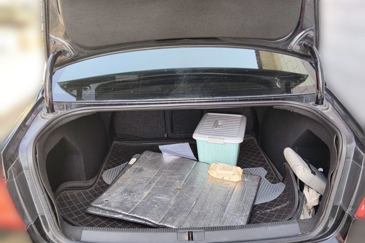 Used Volkswagen Magotan 2012 Revised Version 2.0 TSI Supreme Edition Trunk