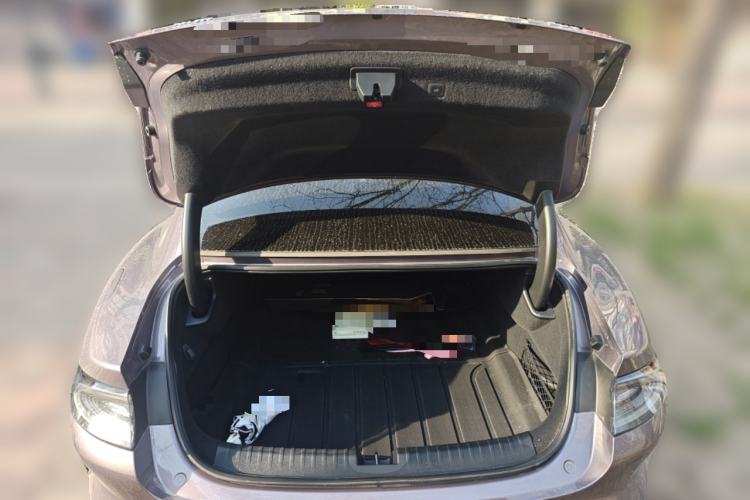 Used Xiaomi Auto SU7 2024 Four-Wheel Drive Ultra-Long Range Advanced Intelligent Driving Max Edition Trunk