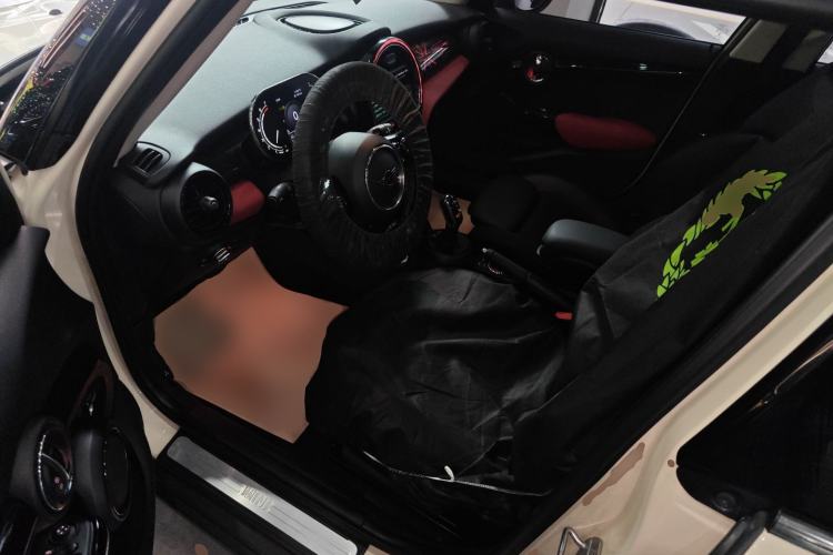 Used MINI 2021 1.5T COOPER Artist Five-Door Edition Driver Seat