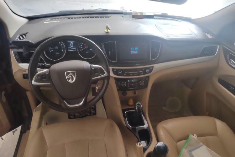 Used Baojun 730 2016 1.5T Manual Luxury Edition 7 Seats