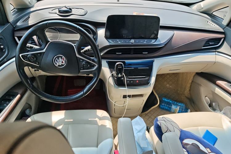 Used Buick GL8 2020 Land Business Class 652T Luxury Model Center Console