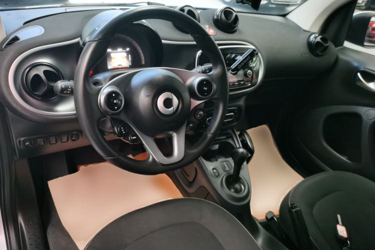 Used smart fortwo 2018 1.0L 52kW Hardtop Passion Edition China V Standard
