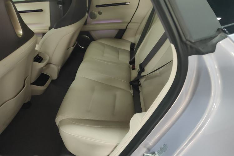 Used Avatr 06 2025 Pro Range-Extended Edition Left Rear Seat