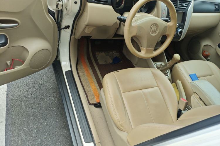 Used Venucia D50 2012 1.6L Manual Comfort Edition Driver Seat