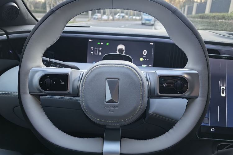 Used Avatr 11 2023 Ultra-Long Range Single-Motor Version 4 Seats
