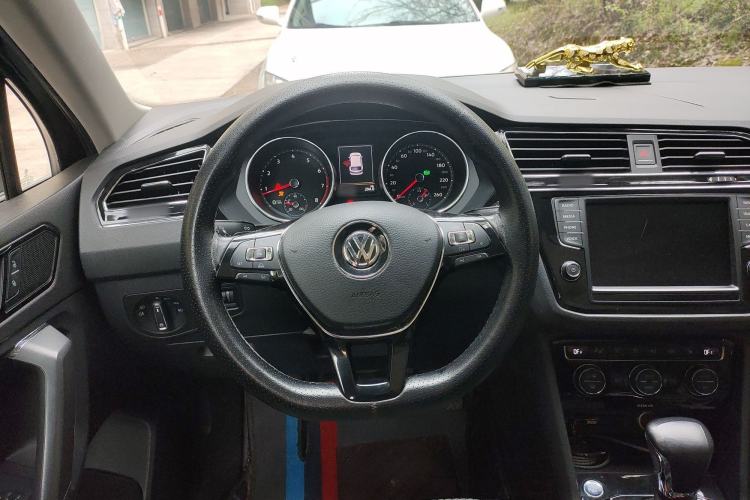 Used Volkswagen Tiguan L 2017 330TSI Automatic Two-Wheel Drive Luxury Edition
