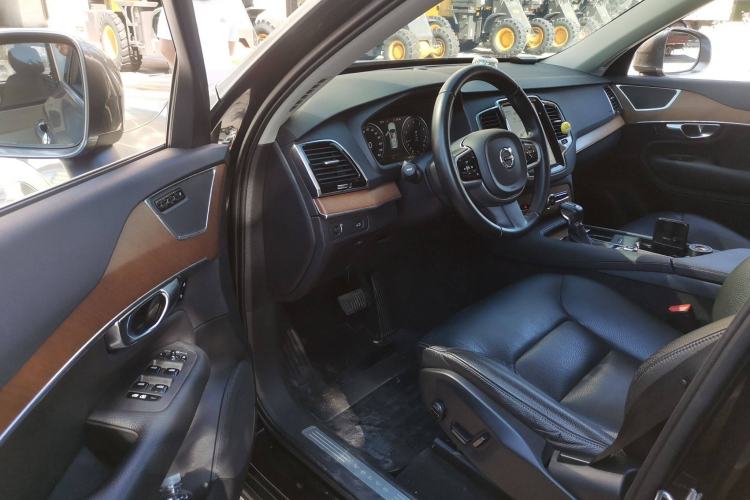 Used Volvo XC90 2019 T6 Zhiyi Edition 7-Seater China VI Standard
