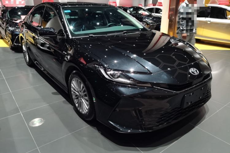 Used Toyota Camry 2024 Dual-Motor 2.0 HGVP Luxury Edition