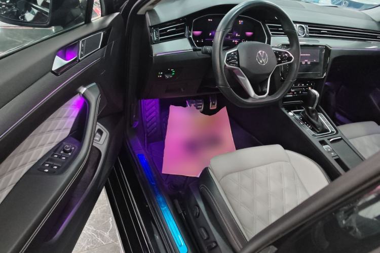 Used Volkswagen Magotan 2023 2 Million Units Limited Edition 330TSI DSG Leading Version
