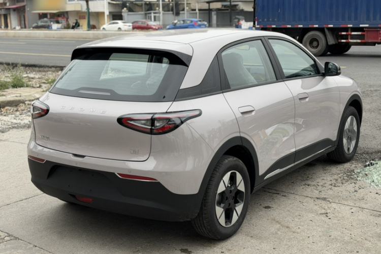 Used Geely Galaxy Geome 2026 Model 310km Dream Edition Exterior 4