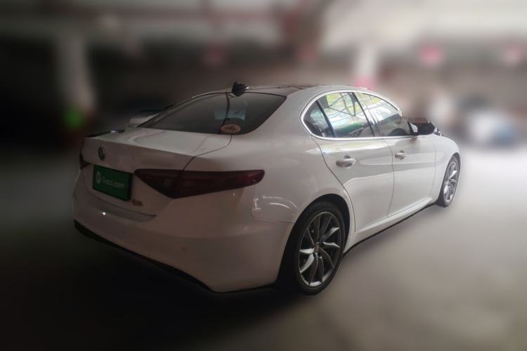 Used Alfa Romeo Giulia 2017 2.0T 200HP Luxury Edition