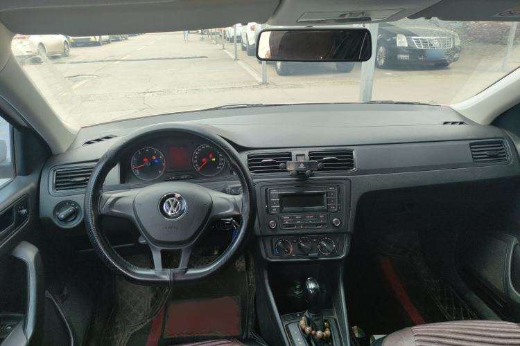 Used Volkswagen Santana 2021 1.5L Automatic Fashion Edition Center Console