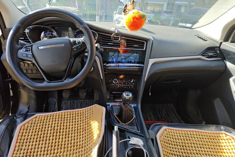 Used Venucia D60 2019 1.6L XL Manual SmartConnect Elite Edition
