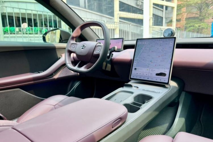 Used Nio ET5T 2024 75kWh Touring Interior 4