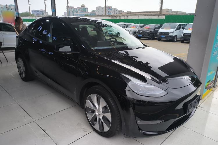 Used Tesla Model Y 2023 Long-Range All-Wheel-Drive Version