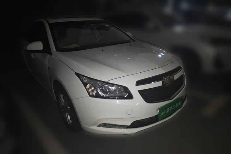 Used Chevrolet Cruze 2015 1.5L Classic SE MT Front Right 45 Deg