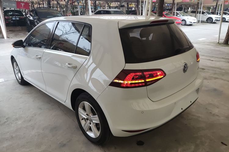 Used Volkswagen Golf 2017 1.6L Automatic Comfort Million-Vehicle Anniversary Edition
