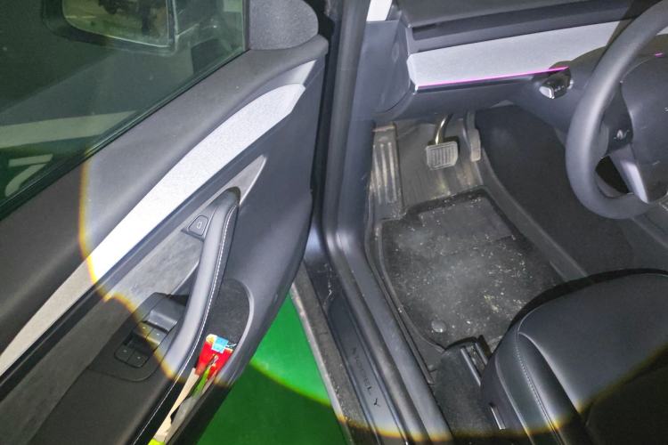 Used Tesla Model Y 2024 Rear-Wheel-Drive Version
