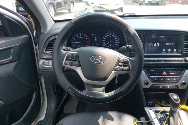 Used Hyundai Elantra (6th Generation / Lingdong) 2016 1.6L Automatic ZhiXuan · Luxury Version Steering Wheel