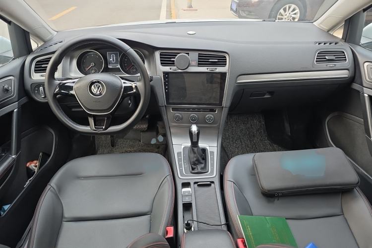 Used Volkswagen Golf 2015 1.4TSI Automatic Comfort Model Center Console