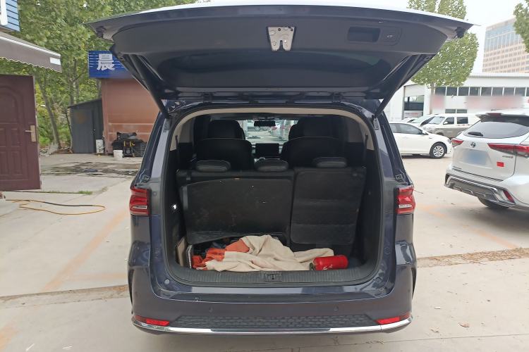 Used Roewe iMAX8 2022 400TGI Celebration Edition Trunk