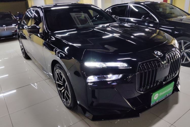 Used BMW 7 Series 2023 735Li M Sport Package Front Right 45 Deg