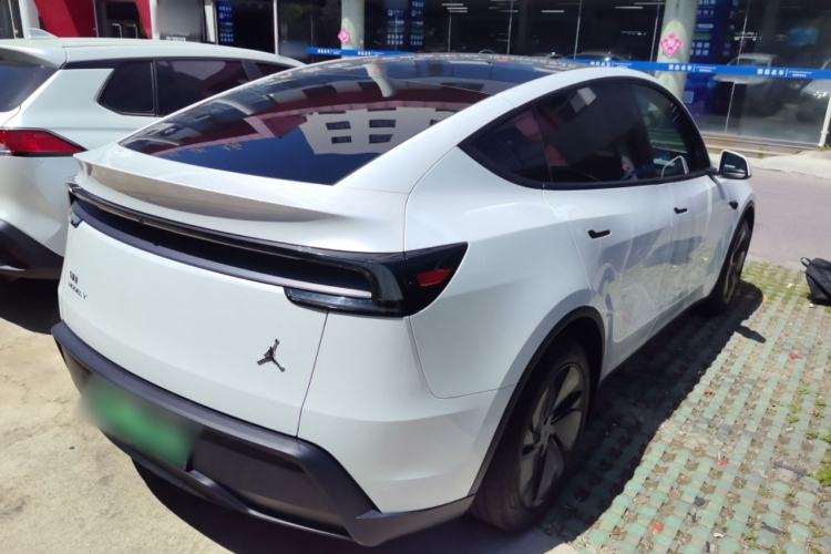 Used Tesla Model Y 2025 Rear-Wheel-Drive Version
