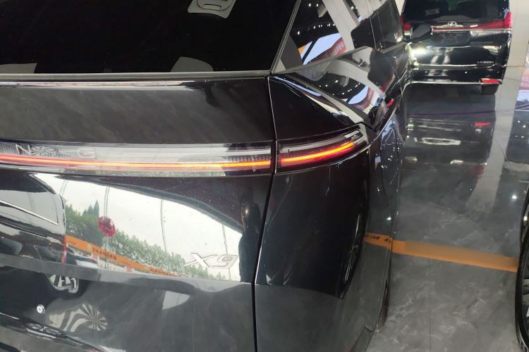 Used XPeng X9 2024 702 Ultra-Long Range Max Right Rear Taillight