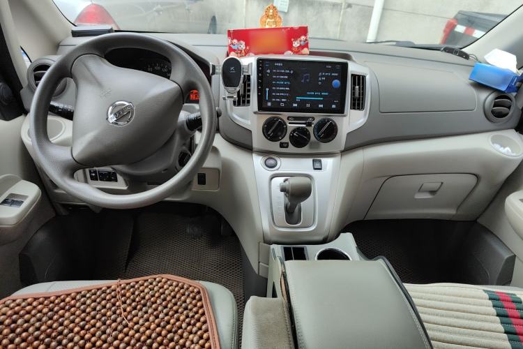 Used Nissan NV200 2016 Revised Version 1.6L CVT Luxury Edition Center Console