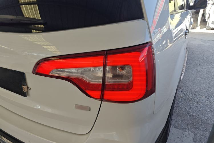Used Kia Sorento 2013 2.4L 5-Seater Gasoline Luxury Version China IV Standard
