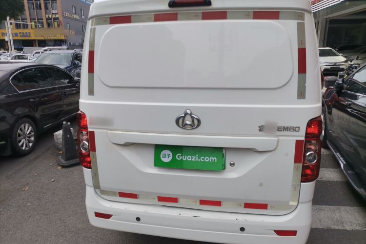 Used Chana Ruixing EM60 2022 All-Electric Van 4498 mm Long Flat Roof with Rear-Hinged Doors 2 Seats 70 kW 41.86 kWh