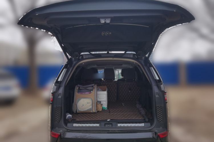 Used Land Rover Discovery 2020 3.0 SC V6 30th Anniversary Special Edition Trunk