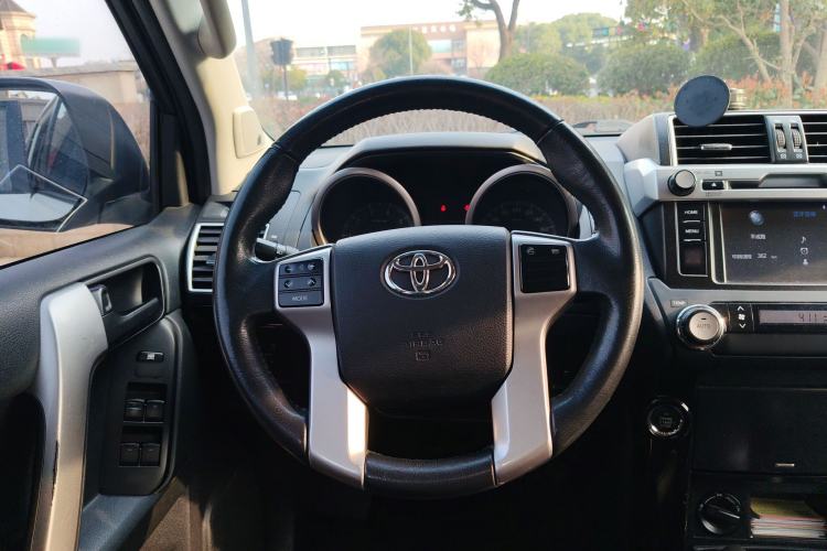 Used Toyota Prado 2016 2.7L Automatic Luxury Edition
