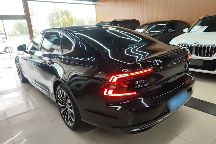 Used Volvo S90 2025 B5 Zhiyi Luxury Edition
