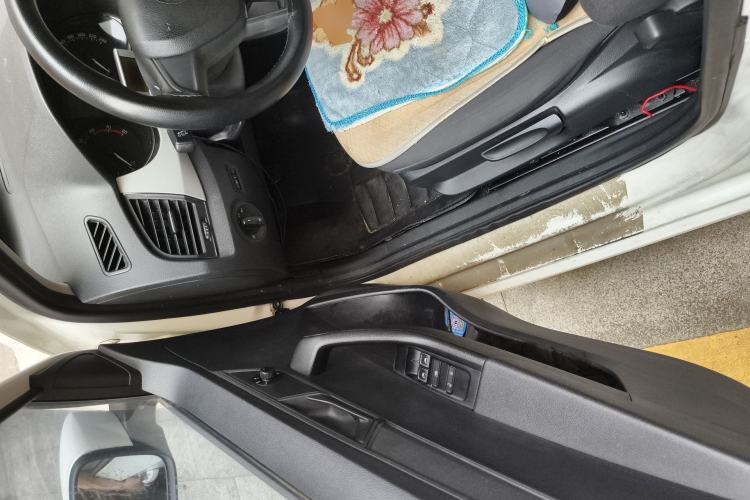 Used Skoda Fabia 2015 1.4L Manual Front-Wheel Drive Model Driver Seat