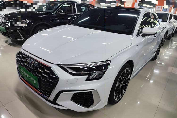 Audi A3 2022 Sportback 35 TFSI Fashionable Sports Model d’occasion